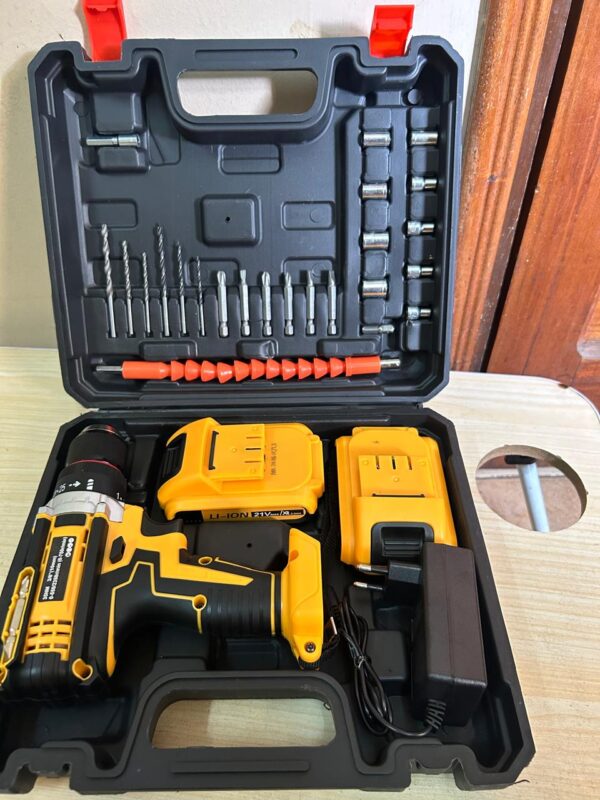 Taladro Inalámbrico 21V con Kit de Accesorios